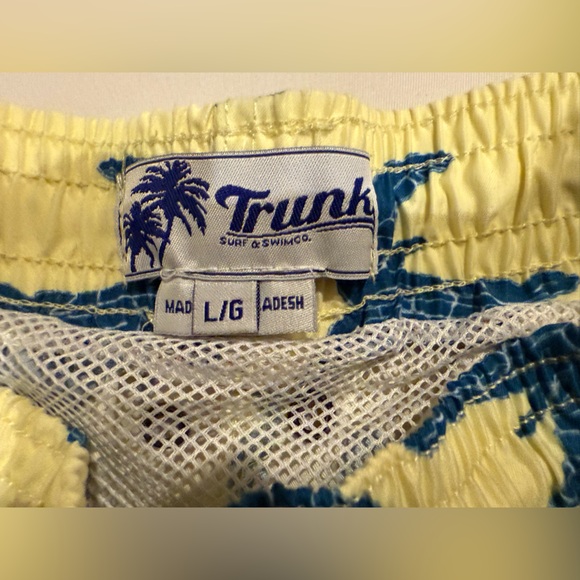 Swim Trunks Mens Size L Sea Turtles By Trunks Surf and Swim Co Yellow Blue - Picture 2 of 3